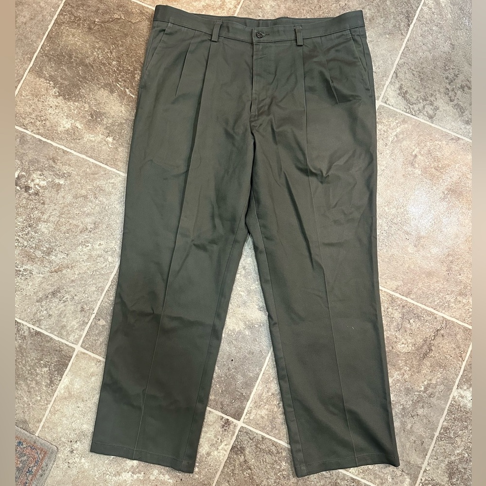 Dockers Men's Dark Olive Chinos